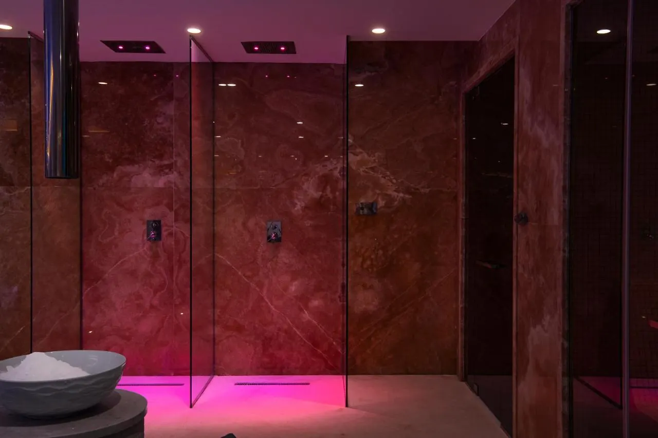Radisson Collection Morina Hotel, Tirana Selitë e Vogël ホテル
