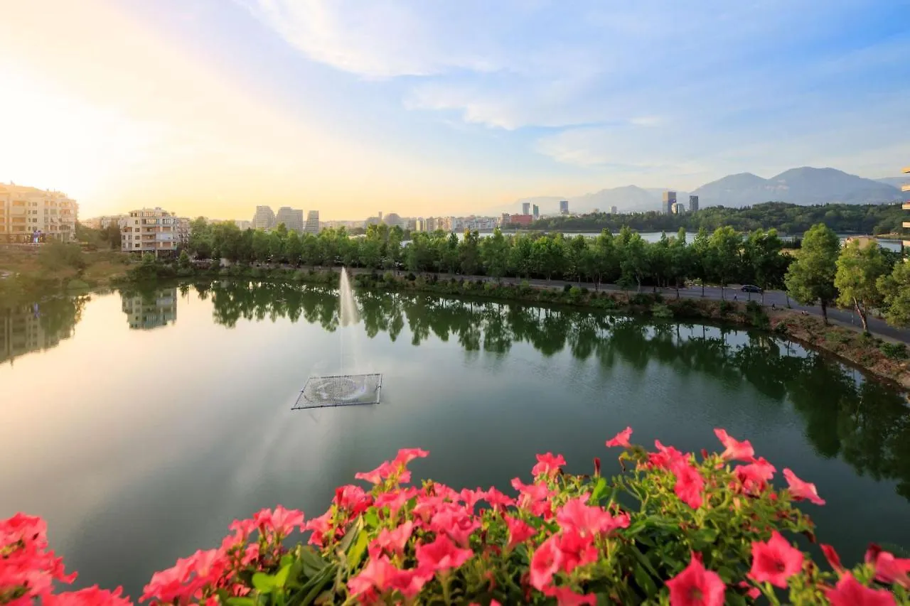 Radisson Collection Morina Hotel, Tirana Selita e Vogel 4*,