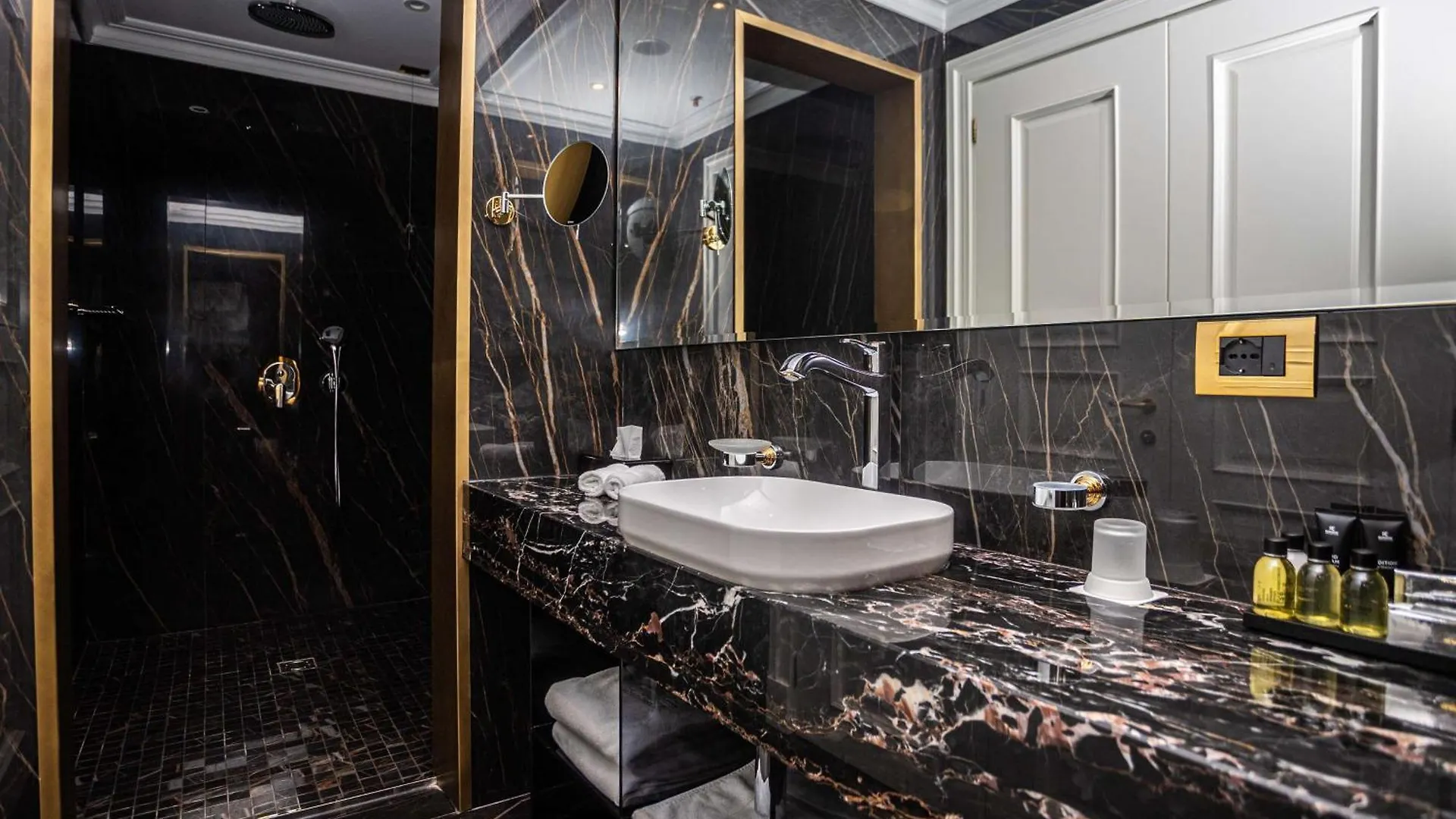 Radisson Collection Morina Hotel, Tirana Selitë e Vogël 4*,  アルバニア